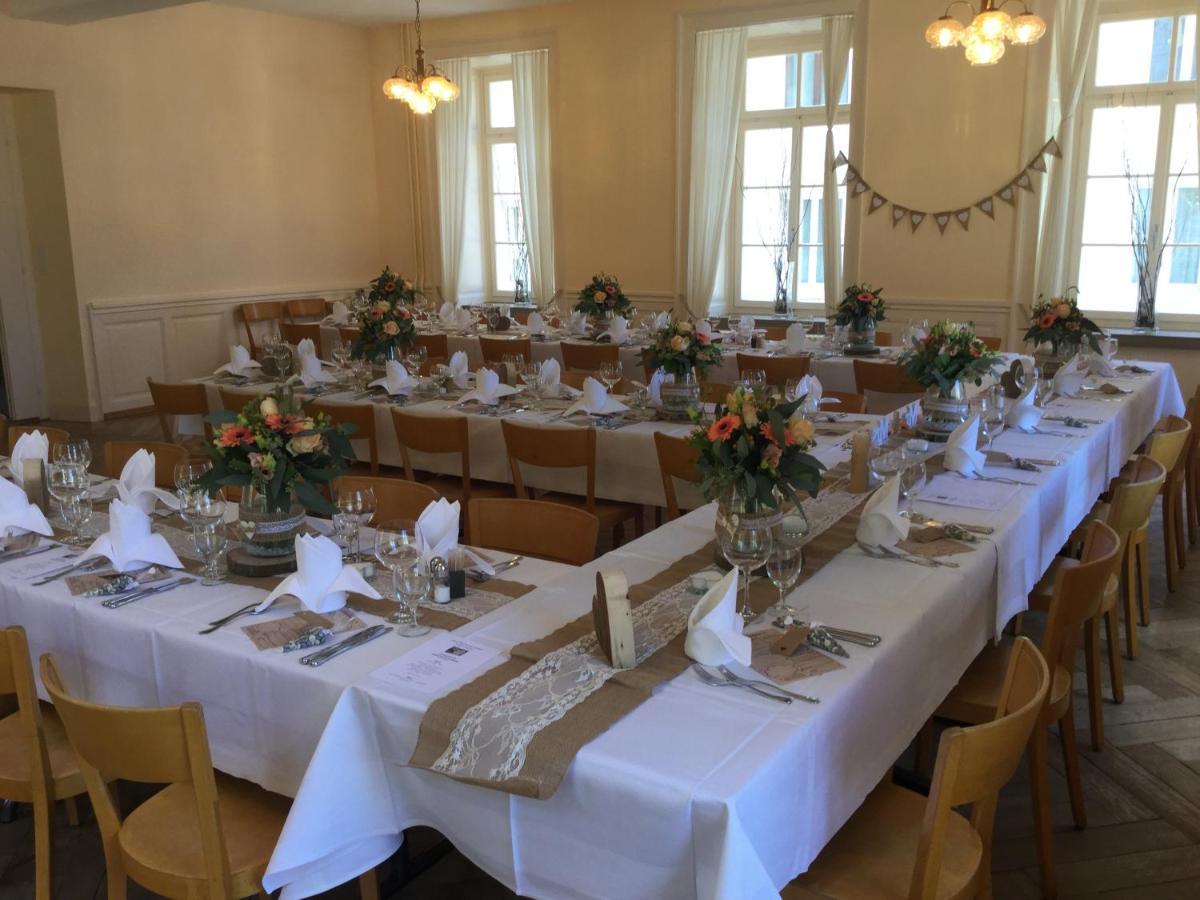 Hotel Restaurant Raben Linthal Buitenkant foto