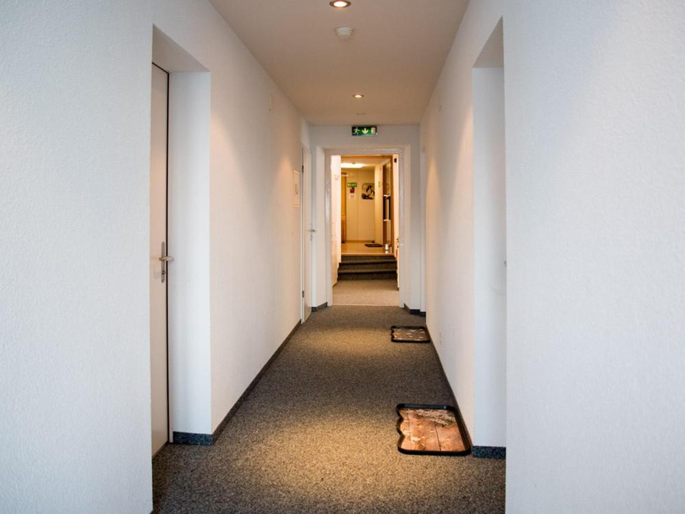 Hotel Restaurant Raben Linthal Buitenkant foto