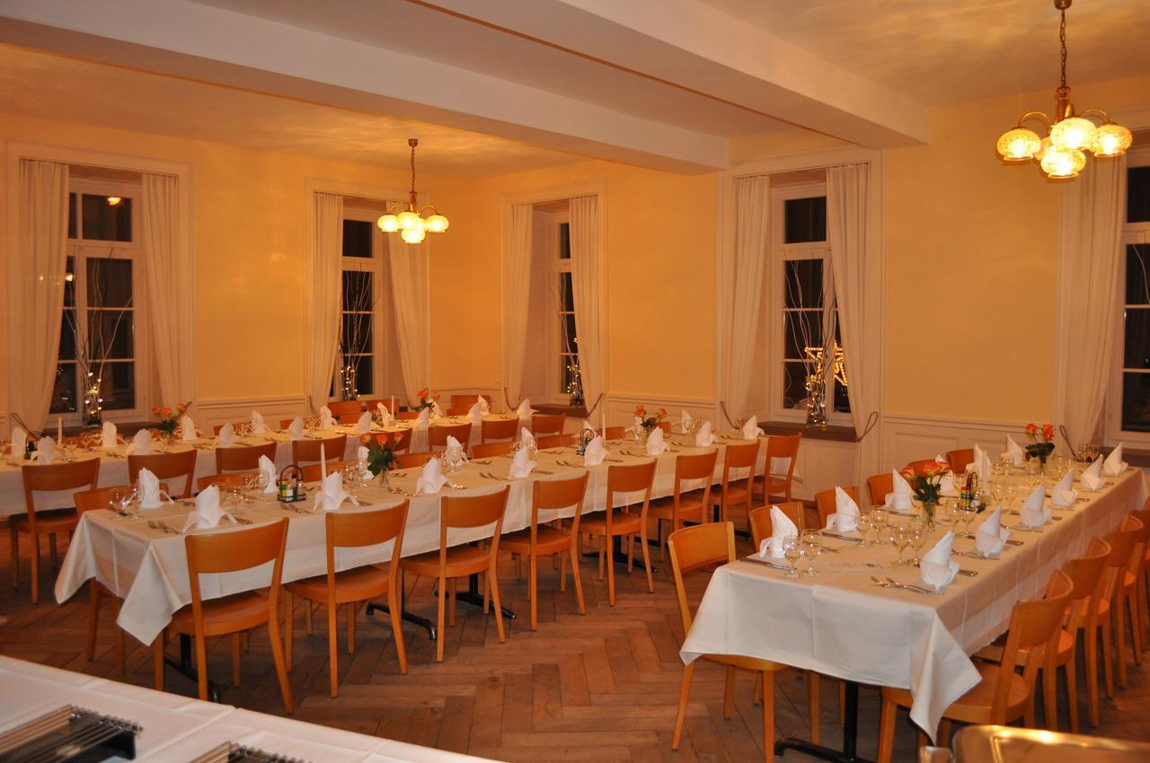 Hotel Restaurant Raben Linthal Buitenkant foto