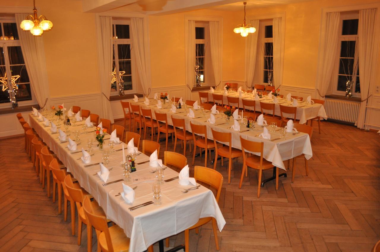 Hotel Restaurant Raben Linthal Buitenkant foto