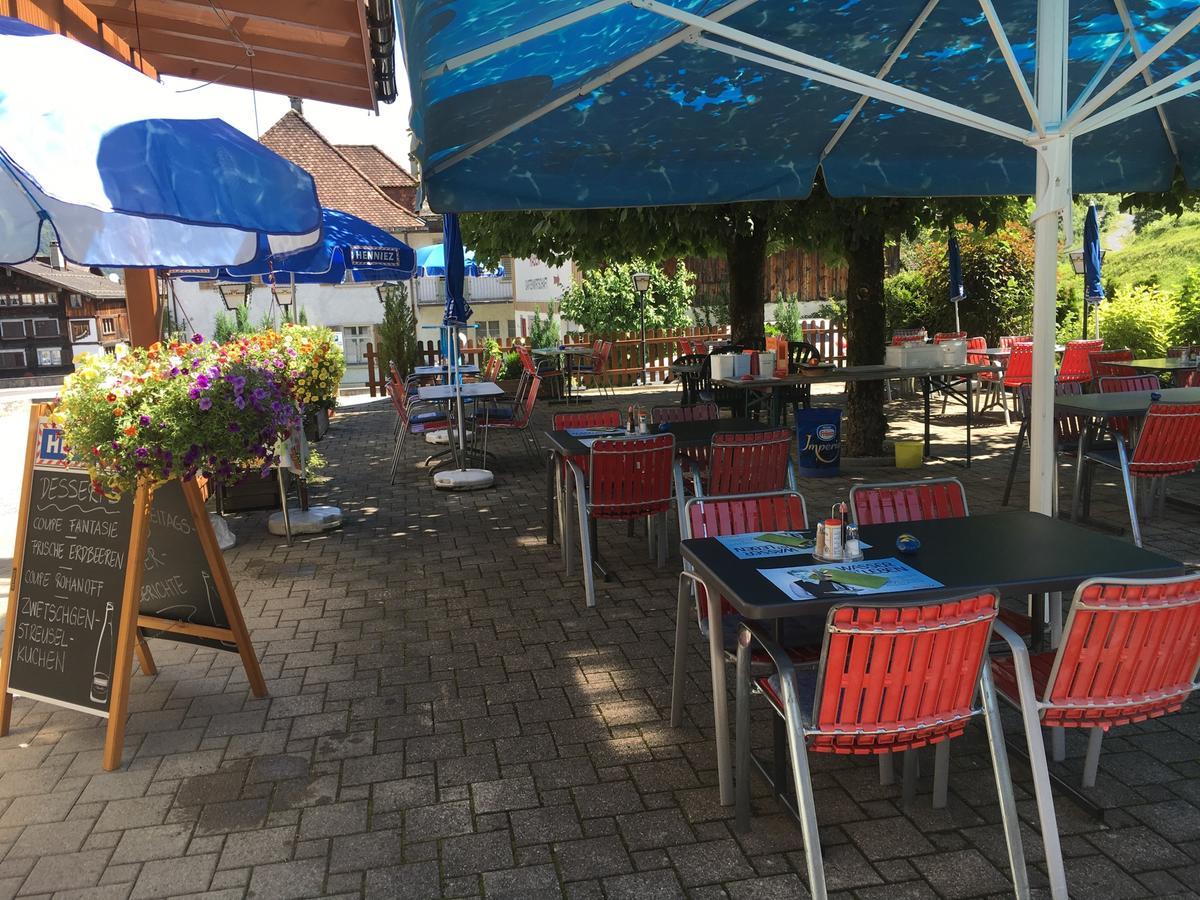 Hotel Restaurant Raben Linthal Buitenkant foto
