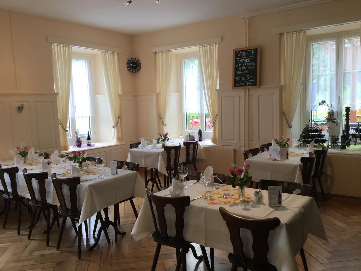 Hotel Restaurant Raben Linthal Buitenkant foto
