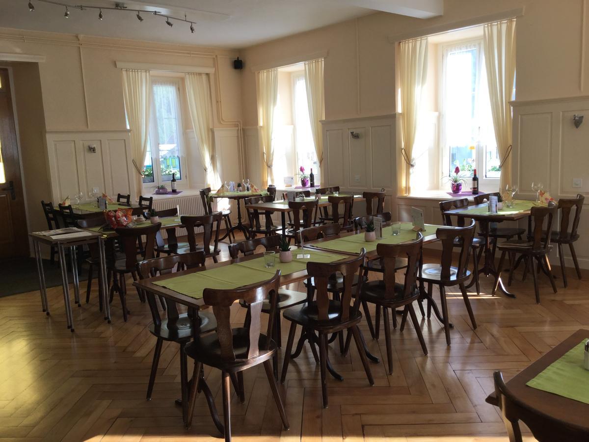 Hotel Restaurant Raben Linthal Buitenkant foto